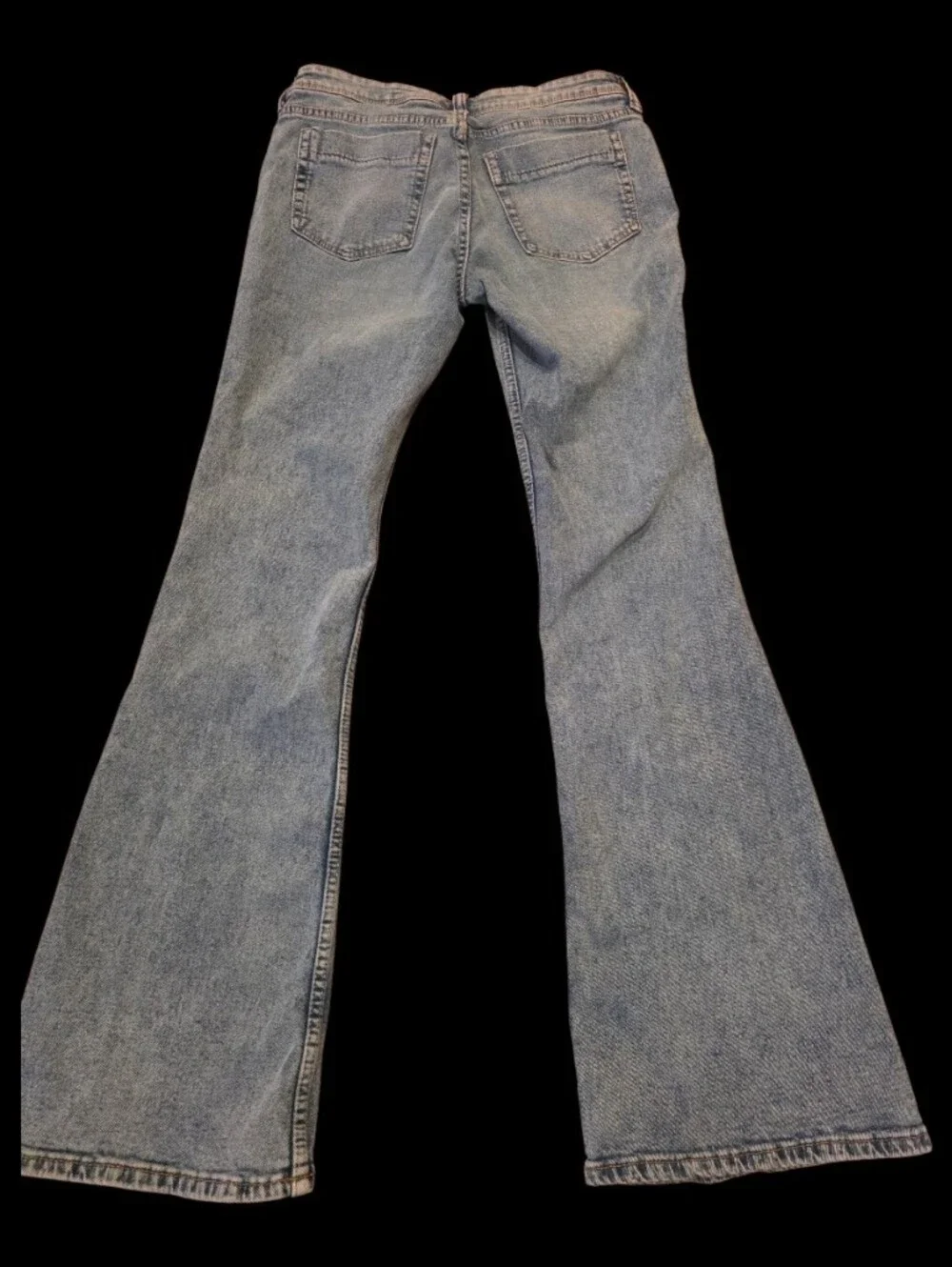 DIVIDED Light Wash Low Rise Flared Jeans. Size 6
